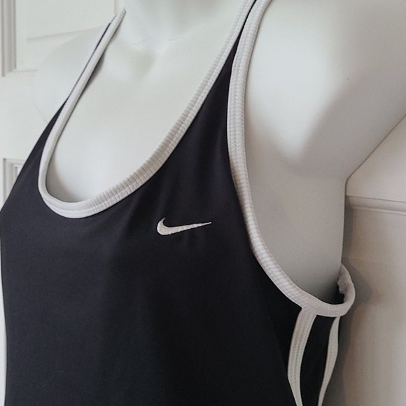 Nike Black White Tank - Picture 5 of 7